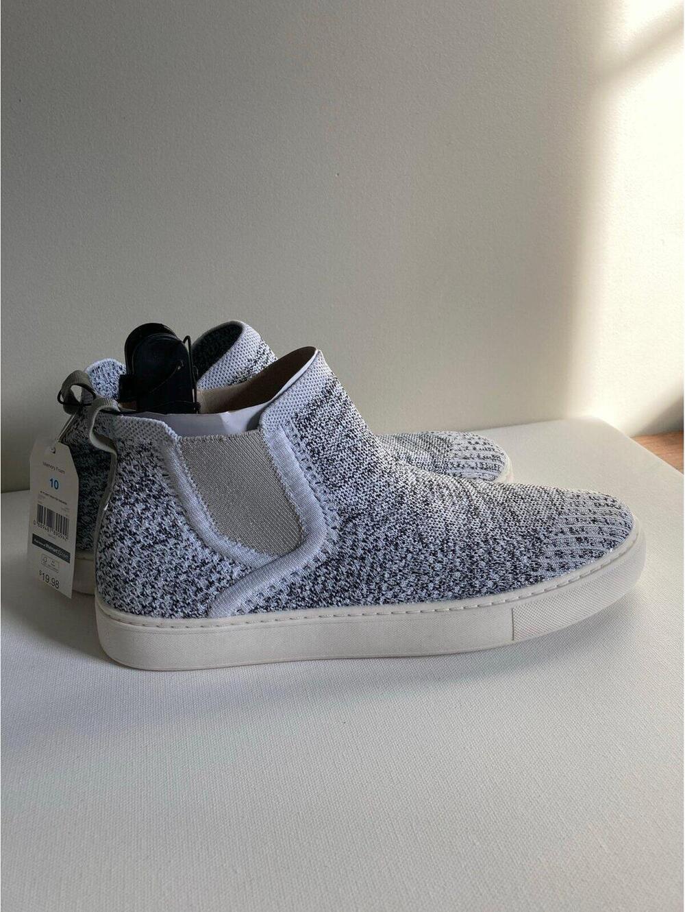 Time and Tru Stretch woven grey sneakers